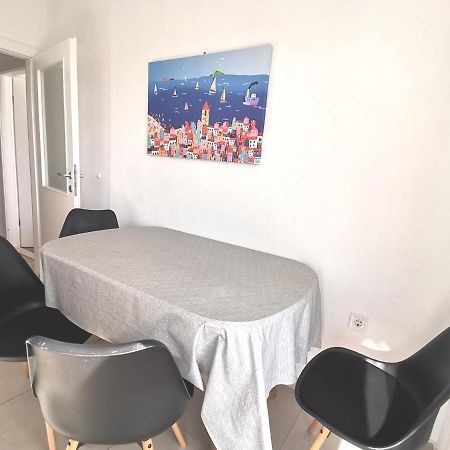 Apt White Idyll, 3 Bedrooms, 3 Bathrooms, Terrace Apt โพรไมนา ภายนอก รูปภาพ