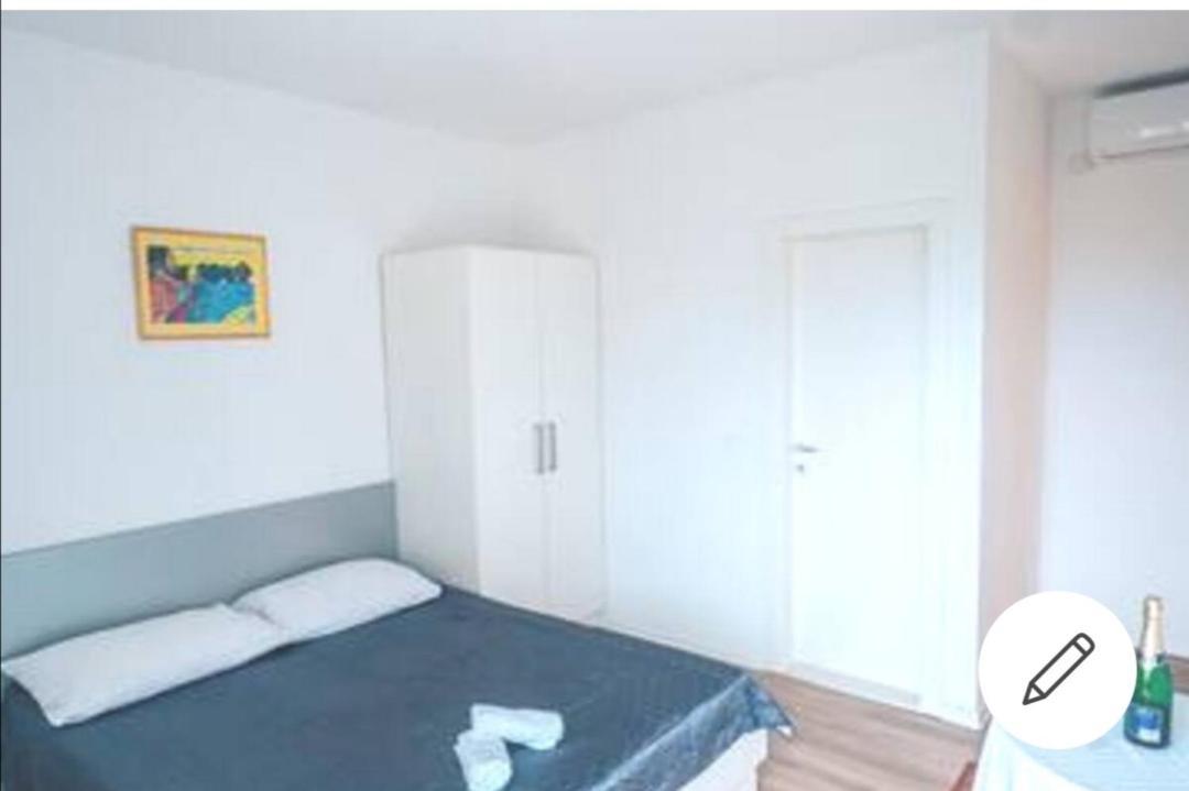 Apt White Idyll, 3 Bedrooms, 3 Bathrooms, Terrace Apt โพรไมนา ภายนอก รูปภาพ