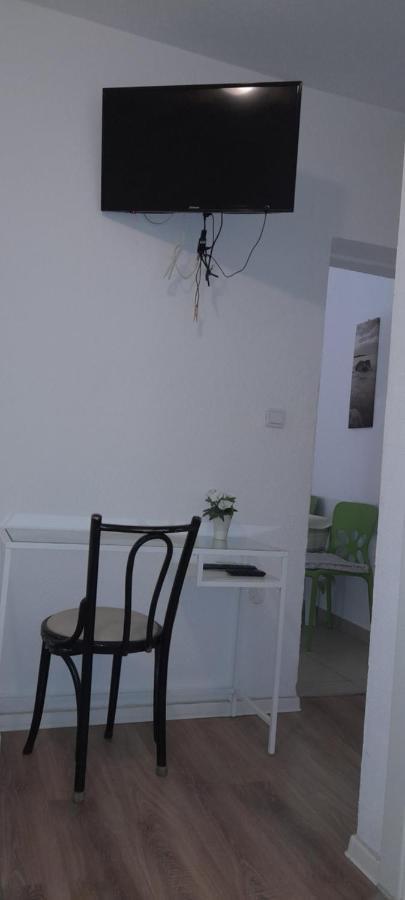 Apt White Idyll, 3 Bedrooms, 3 Bathrooms, Terrace Apt โพรไมนา ภายนอก รูปภาพ
