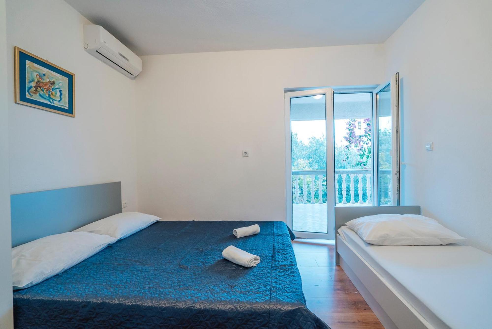 Apt White Idyll, 3 Bedrooms, 3 Bathrooms, Terrace Apt โพรไมนา ภายนอก รูปภาพ